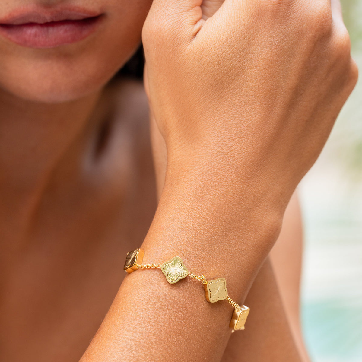 Five Quatrefoil Chain Bracelet — Golden Clover