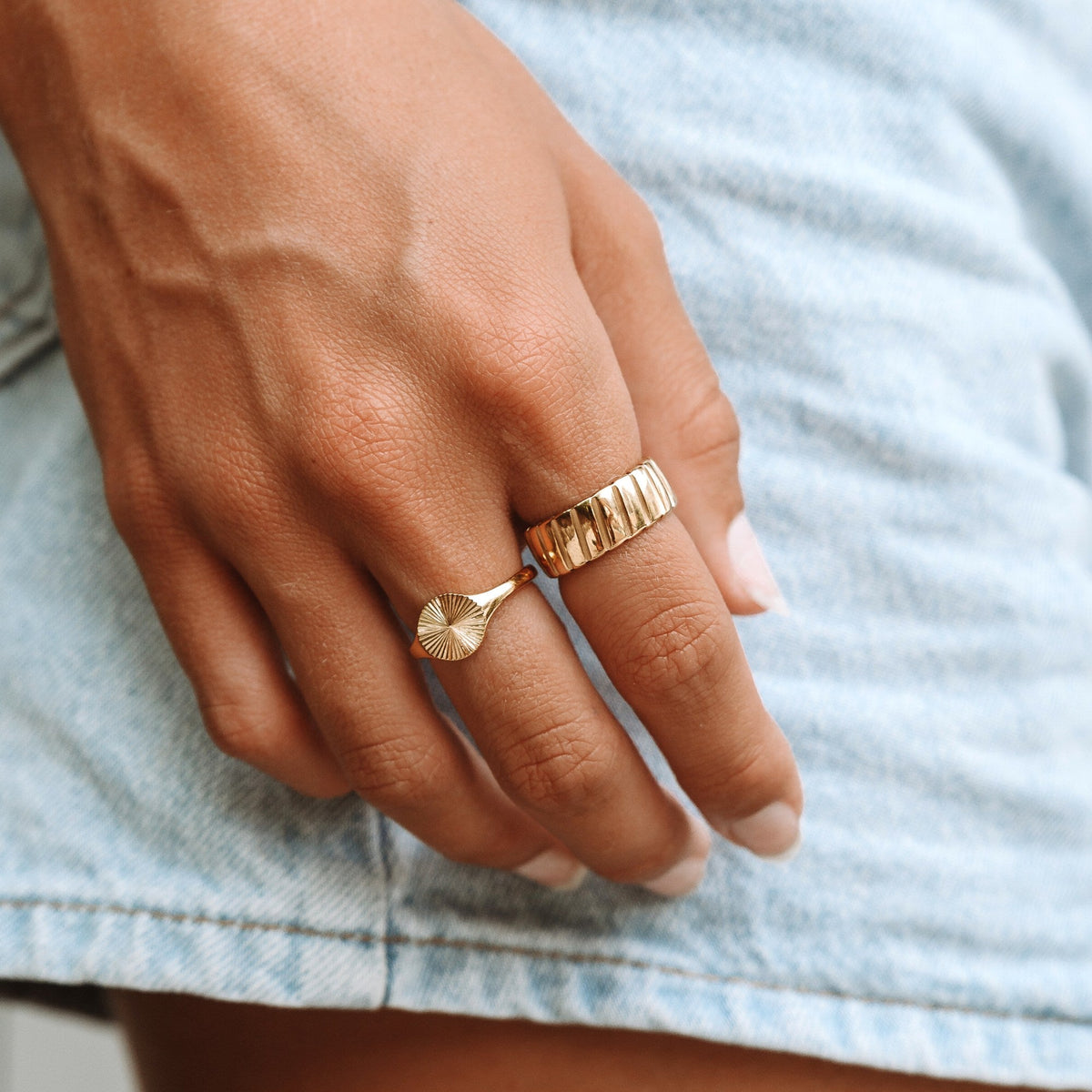 Wide Ribbed Band Ring — Bold