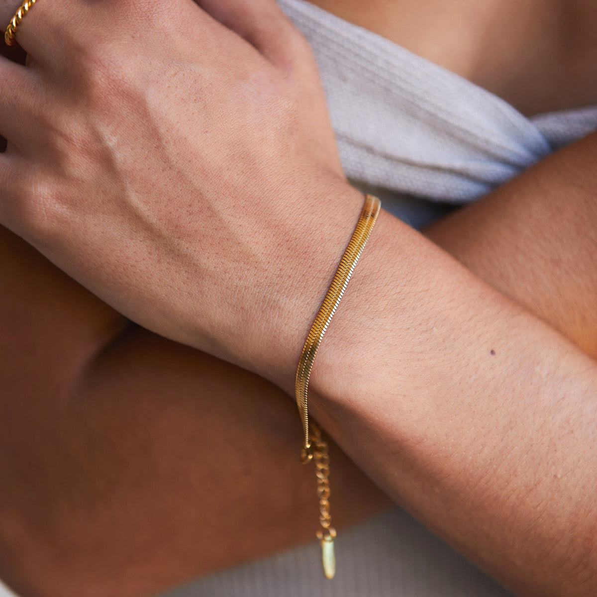 Herringbone Bracelet, 4 mm × 16 cm — Kauai