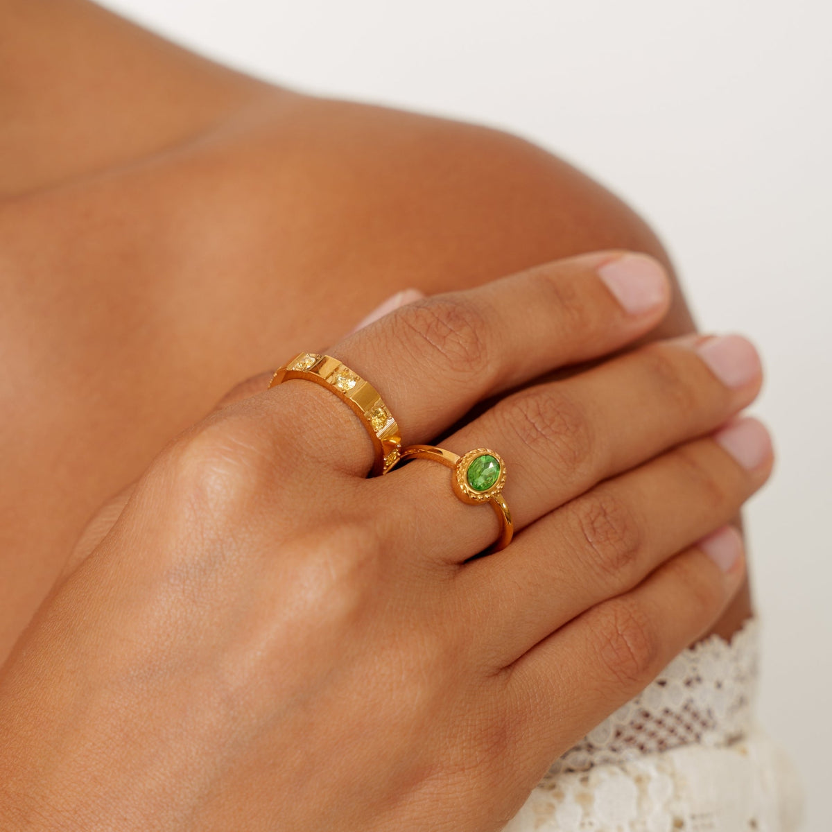 Lemon Detail Zircon Band Ring, 4 mm, Gold PVD Steel