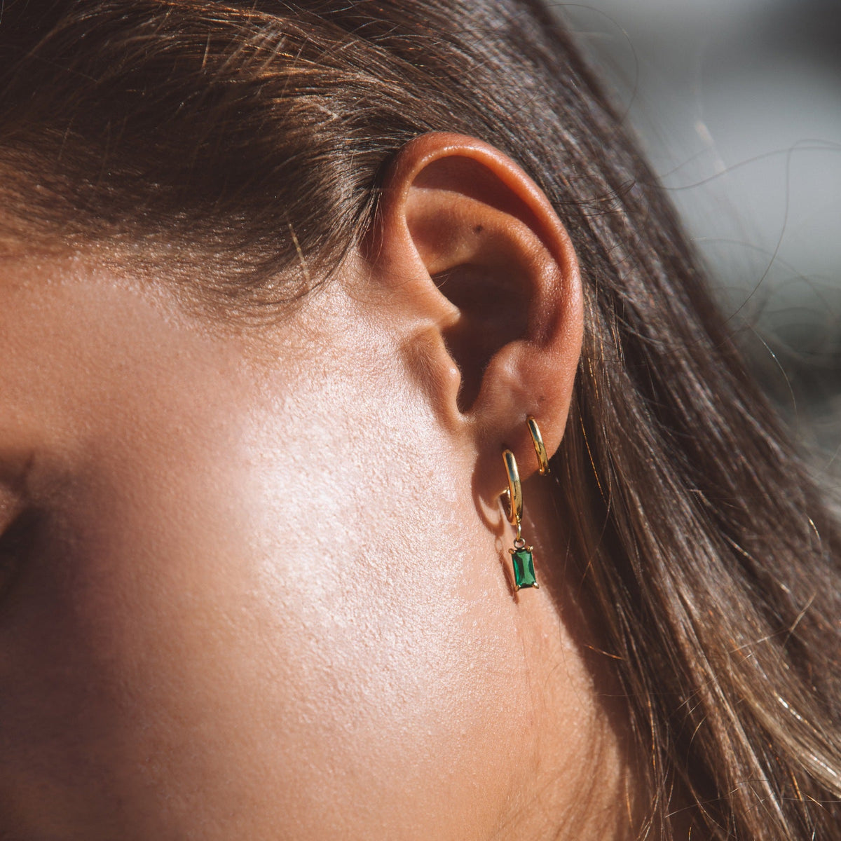 Green Zircon Drop Hoop Earrings, 3 × 6 mm
