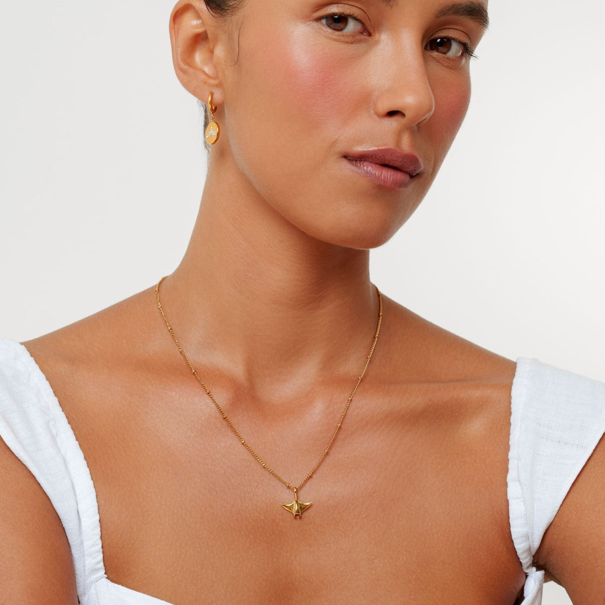 Manta Ray Pendant Necklace, 16 mm, Steel
