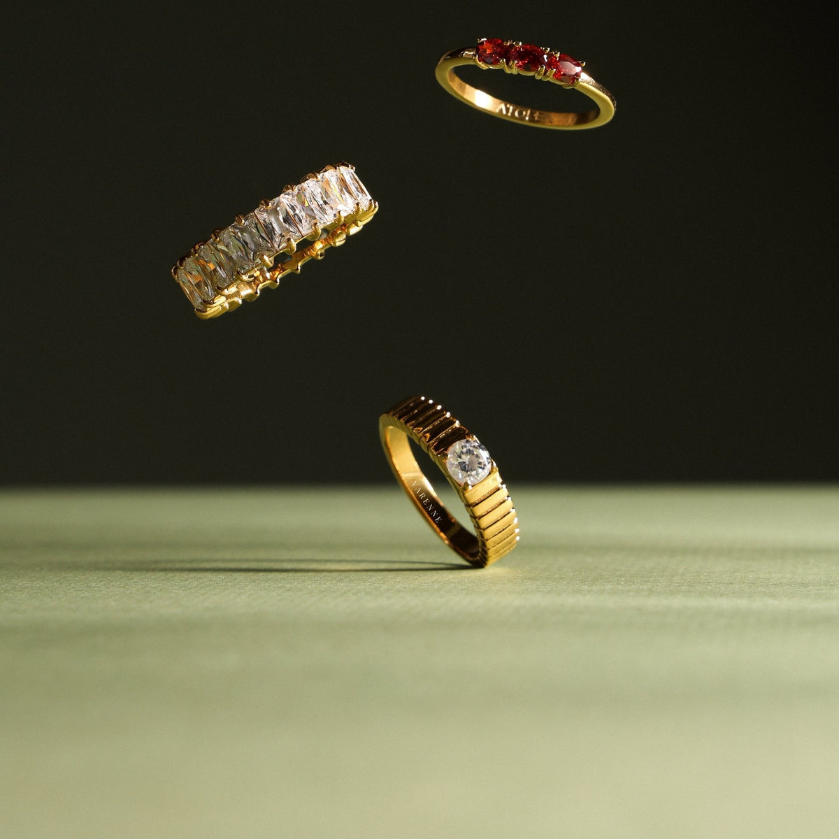 Round White Zircon Ribbed Ring — Aspen