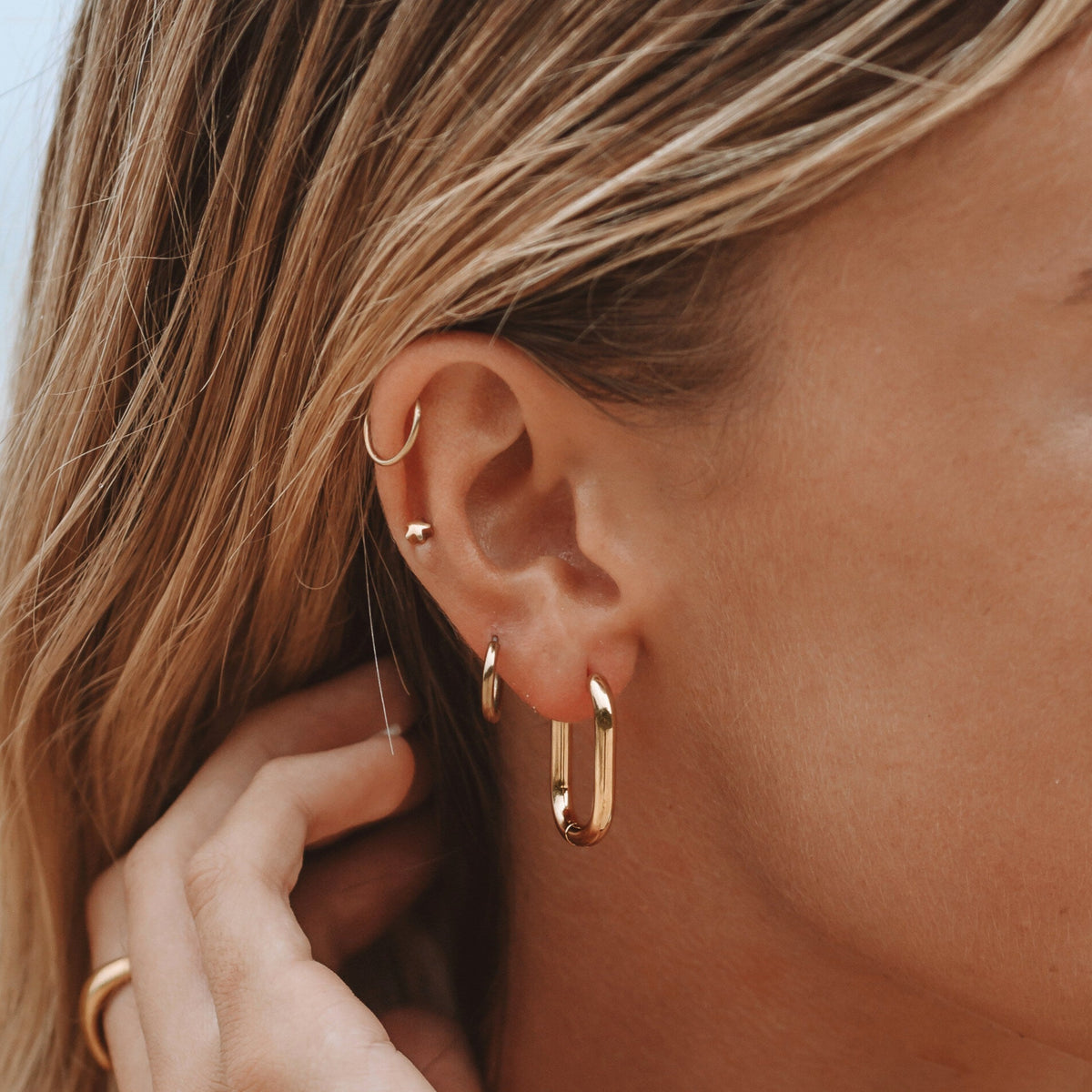 Elongated Oval Hoop Earrings, 15 × 24 mm