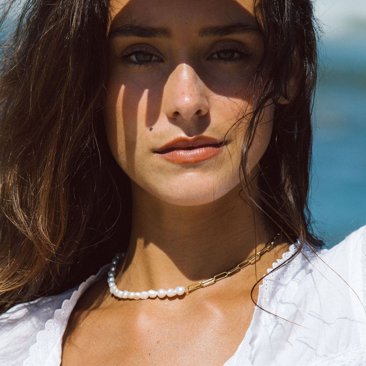 Half Pearl and Paperclip Necklace, 39 cm — Mykonos