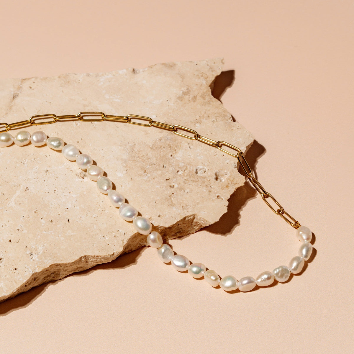 Half Pearl and Paperclip Necklace, 39 cm — Mykonos