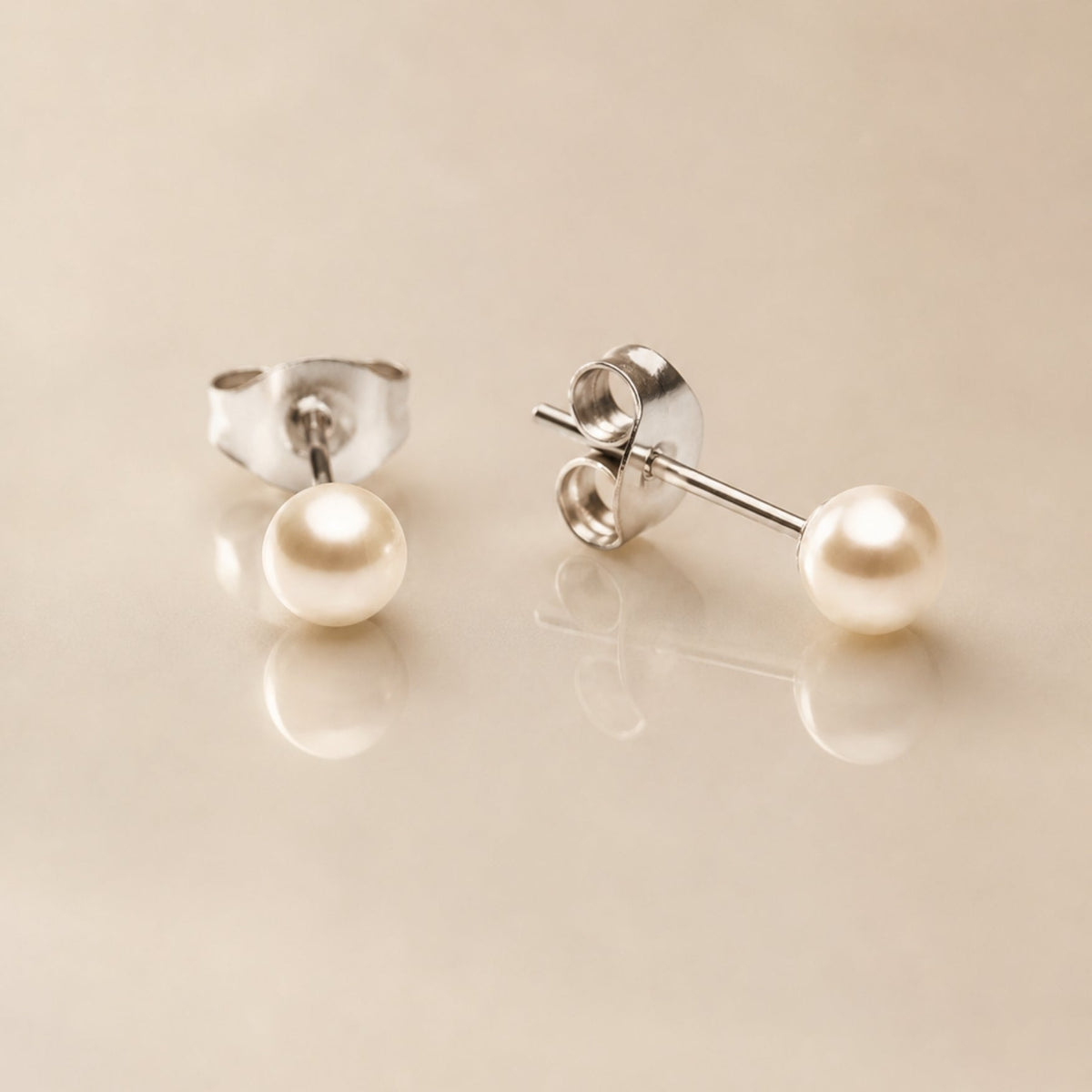 Freshwater Pearl Stud Earrings, 4 mm