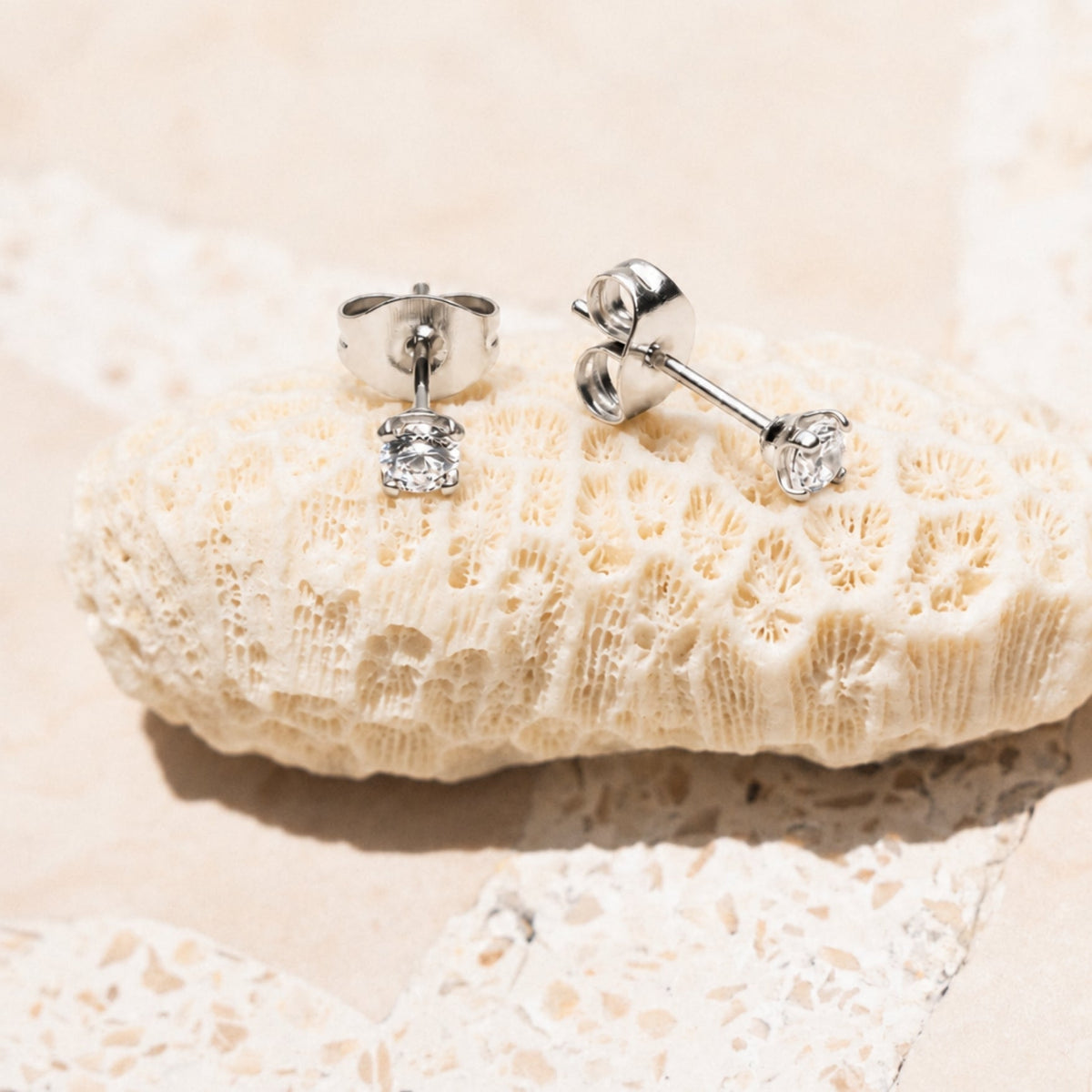 Round Zircon Stud Earrings, 3.2 mm