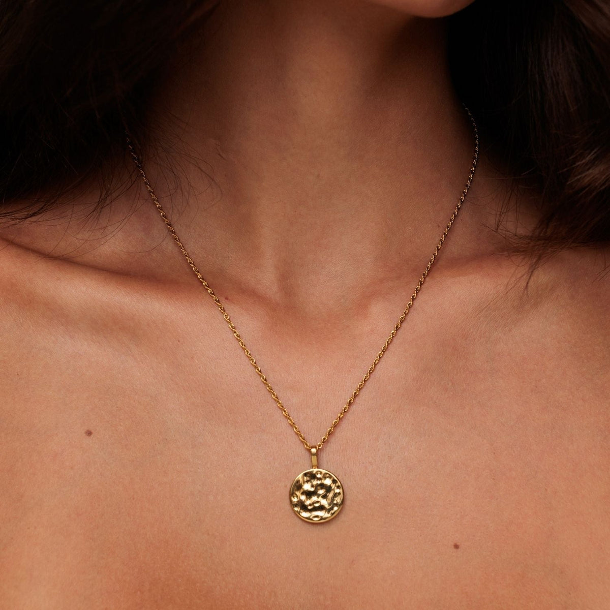 Hammered Disc Pendant Necklace — Sorella