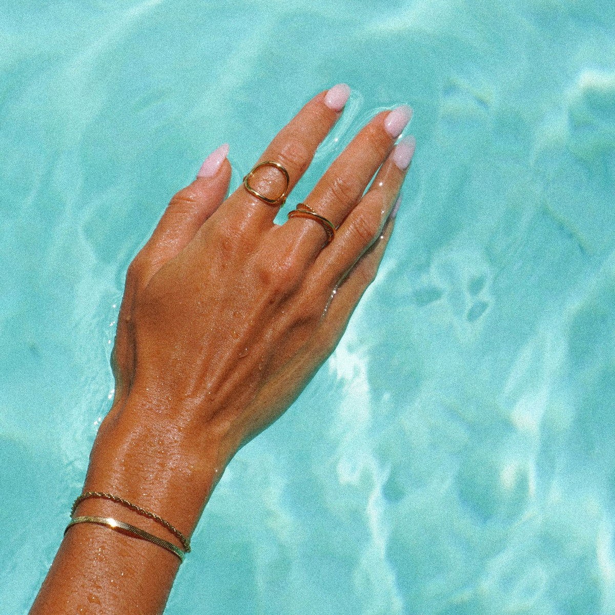 Open Oval Outline Ring — Bahia