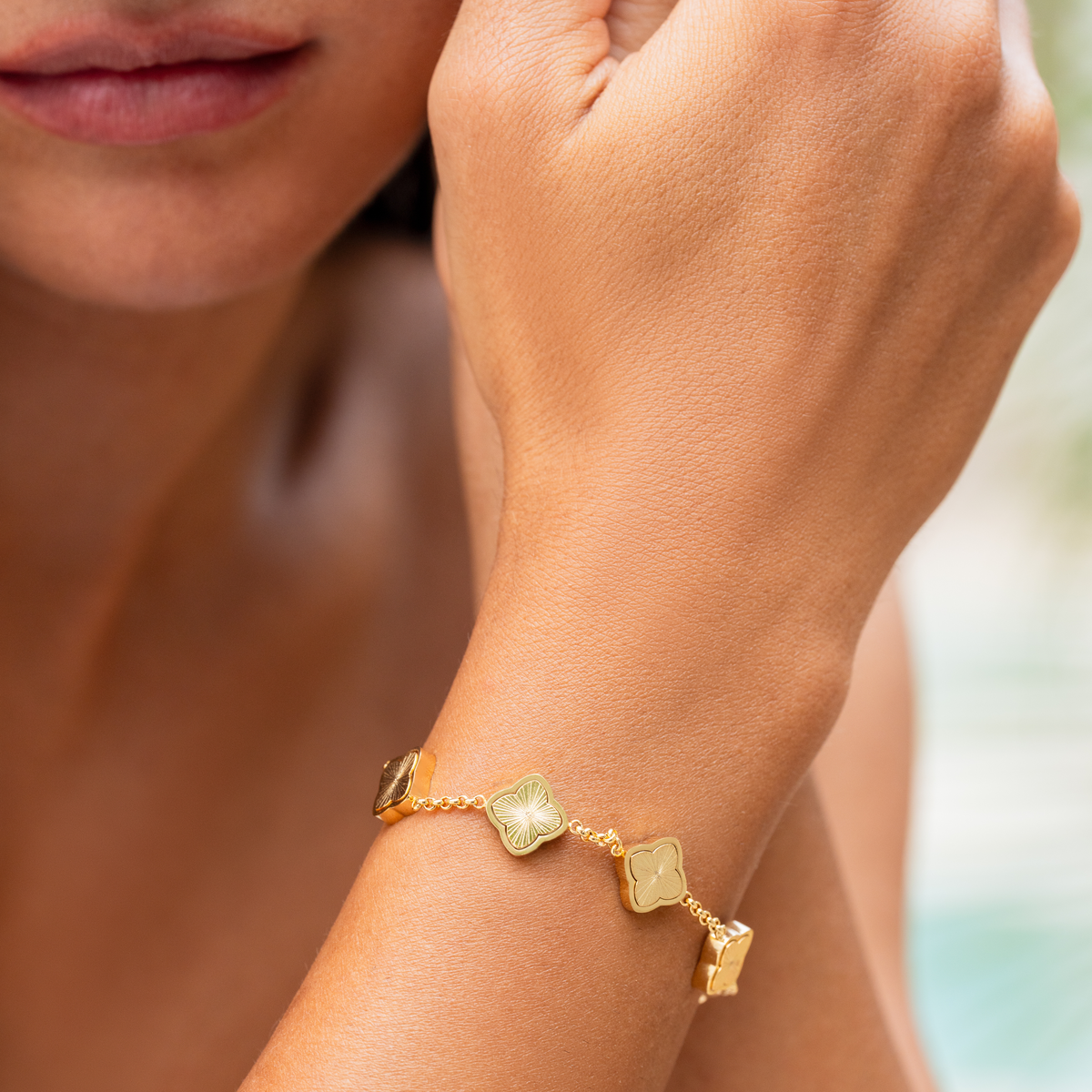 Five Quatrefoil Chain Bracelet — Golden Clover