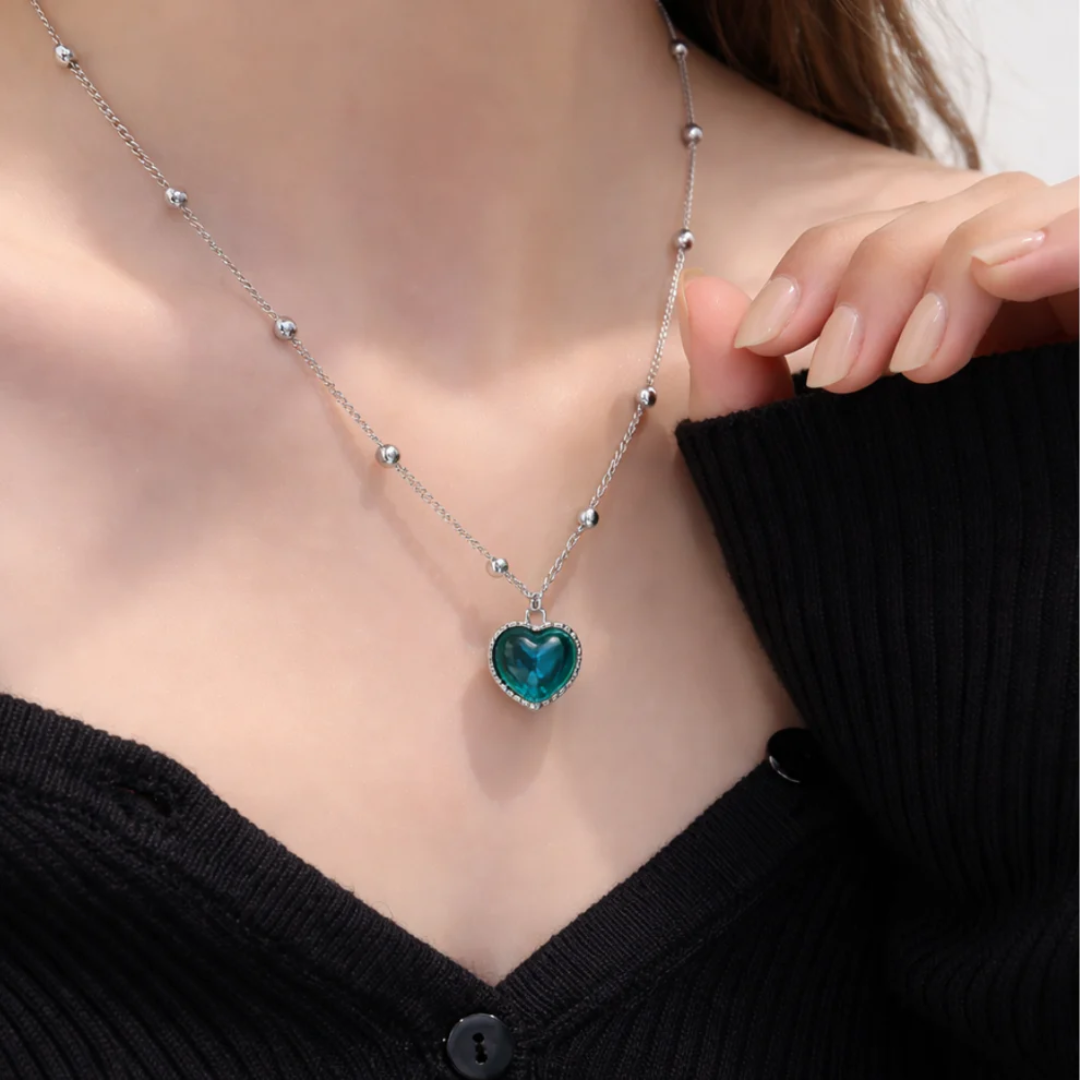 Color-Changing Heart Necklace — Aura