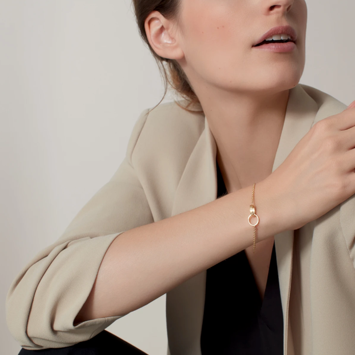 Interlocking Ring Chain Bracelet — Love
