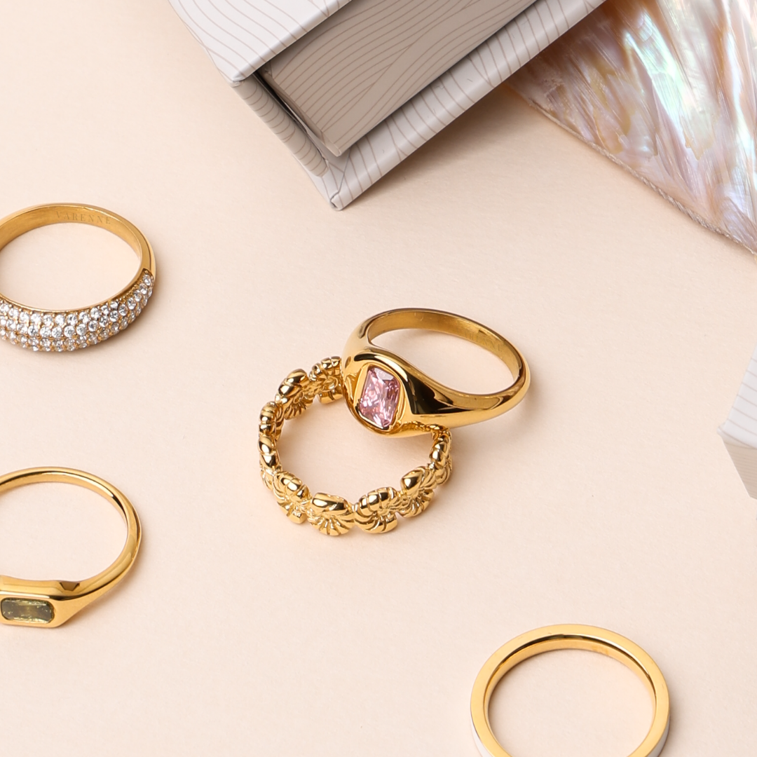 Pink Zircon Signet Ring, 4 × 6 mm — Rosé