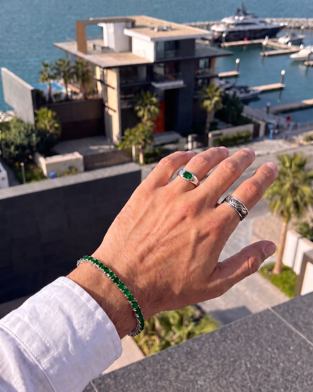 Men’s 1 Carat Lab-Grown Emerald Signet Ring in 925 Sterling Silver