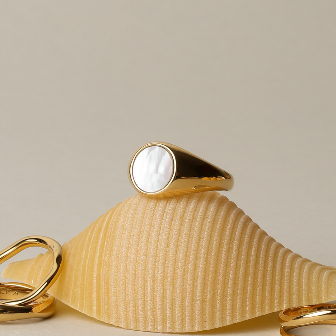 Round Mother-of-Pearl Signet Ring