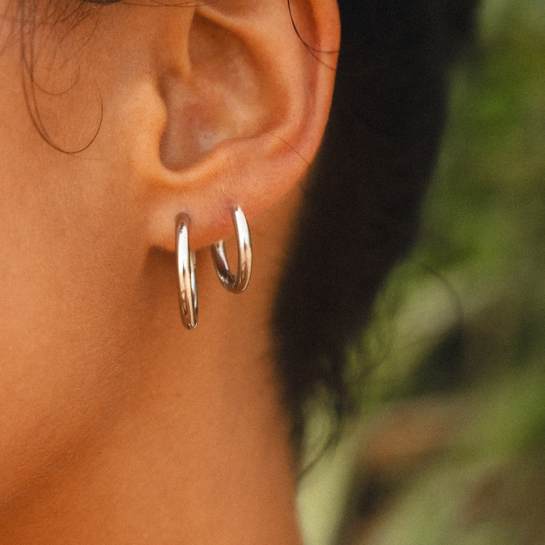 Classic Plain Hoop Earrings, 14–21 mm