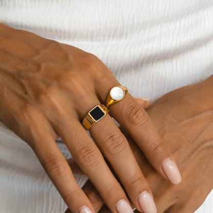 Black Onyx Ribbed Signet Ring — Kaya
