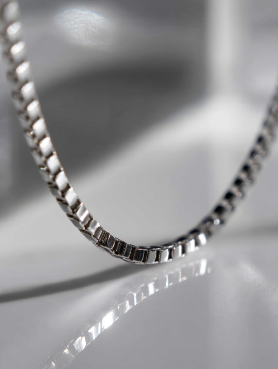Men’s Square-Link Box Necklace, 55 cm, Platinum-Plated Steel
