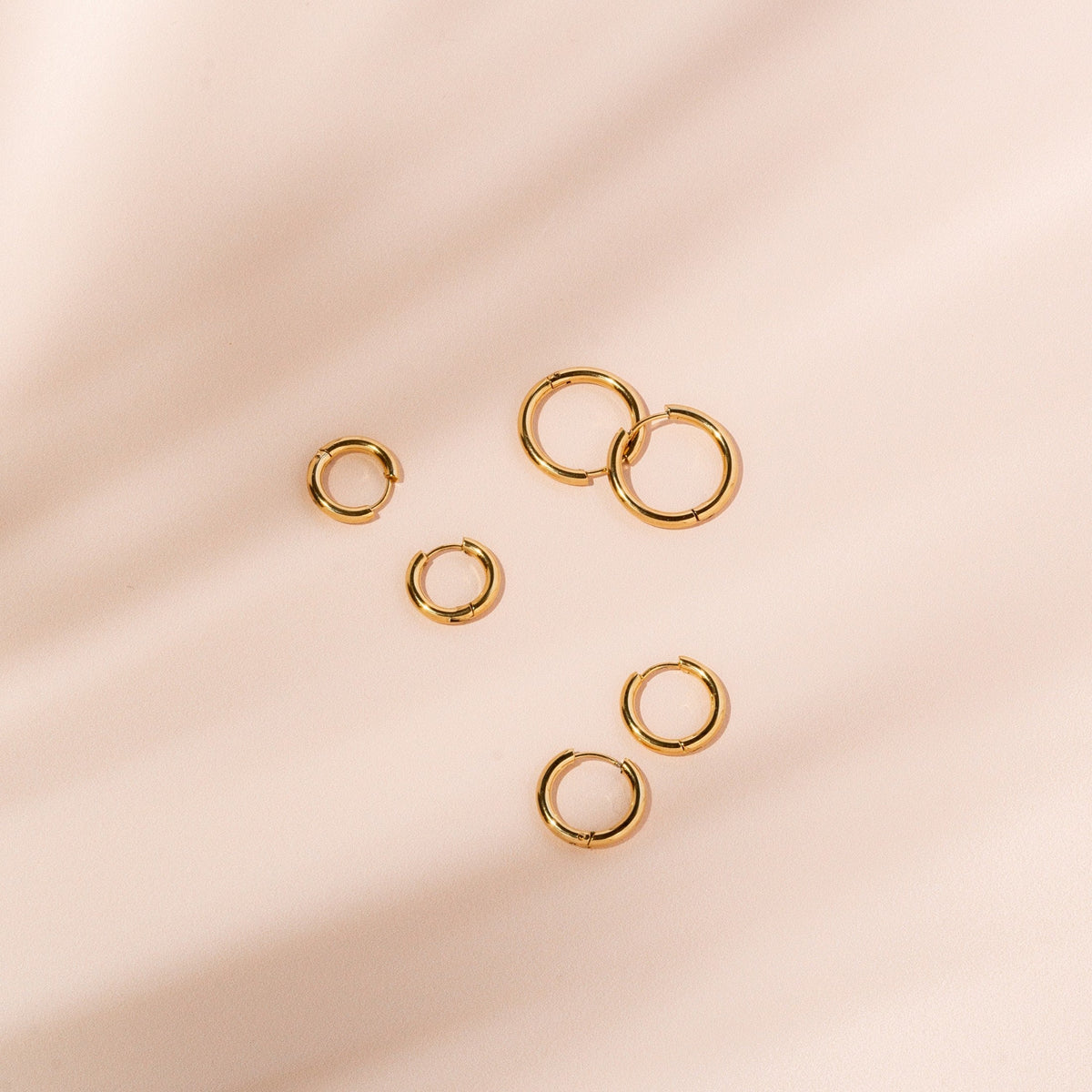 Classic Plain Hoop Earrings, 14–21 mm
