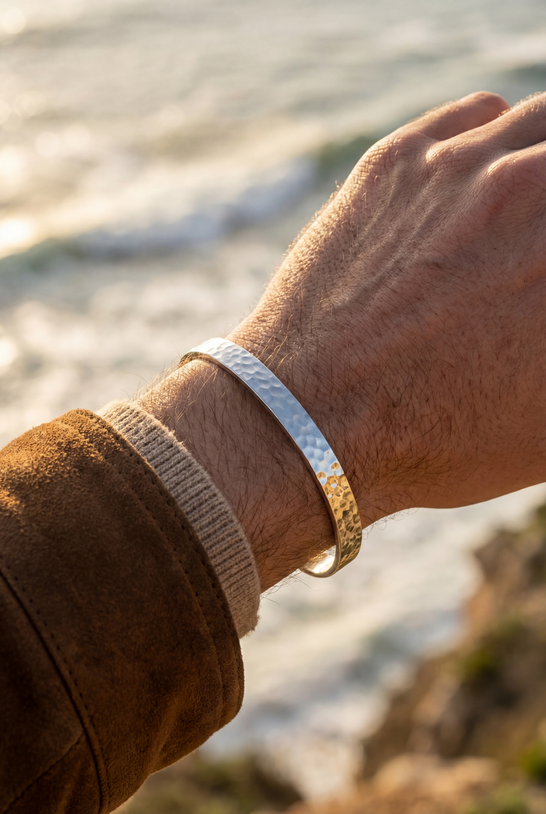 Men’s Hammered Stainless Steel Cuff Bracelet, 6 mm — Costa Bruta