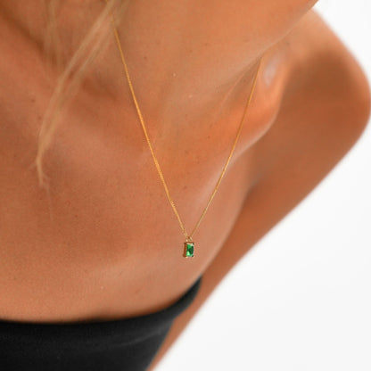 Green Rectangular Stone Necklace, 6 × 4 mm