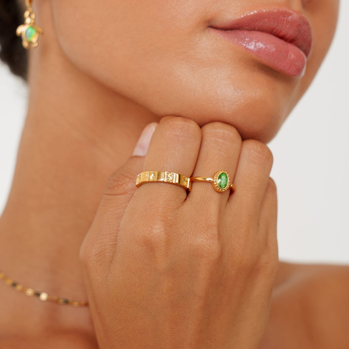 Lemon Detail Zircon Band Ring, 4 mm, Gold PVD Steel