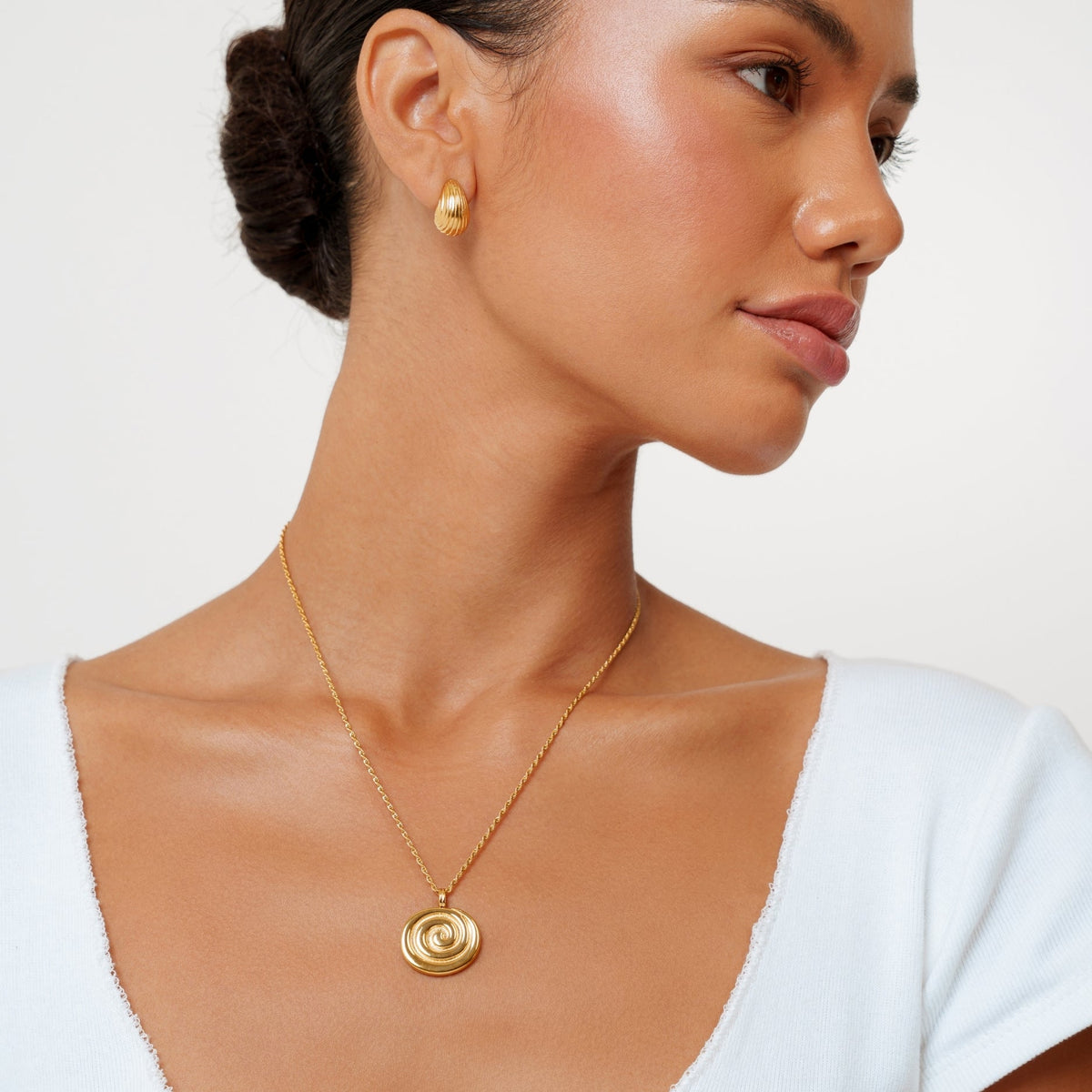 Spiral Disc Pendant Necklace, 19 mm, Gold PVD Steel — Nalu