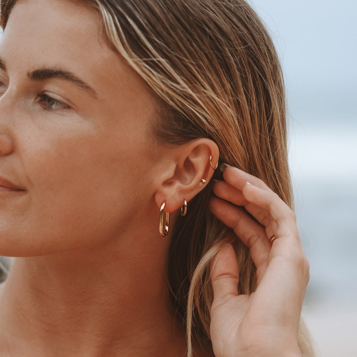 Elongated Oval Hoop Earrings, 15 × 24 mm