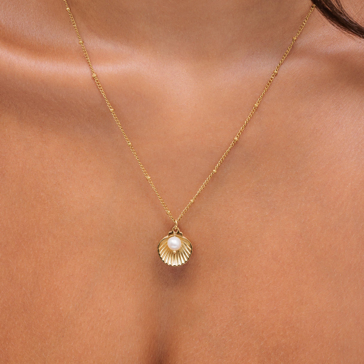 Reversible Shell and Pearl Pendant Necklace