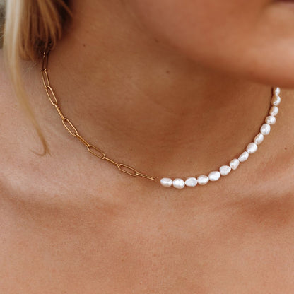 Half Pearl and Paperclip Necklace, 39 cm — Mykonos
