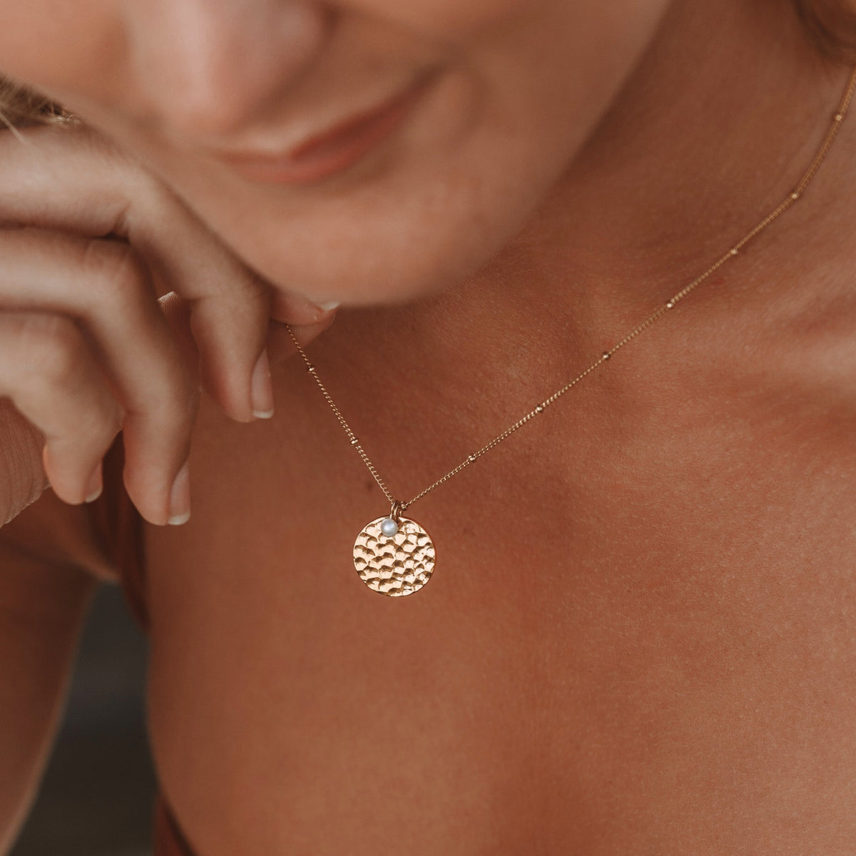 Hammered Coin Pendant Necklace, 15 mm — Island