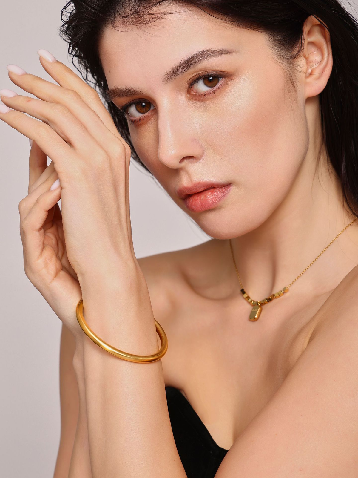 Smooth Rounded Bangle — Aurora Classic