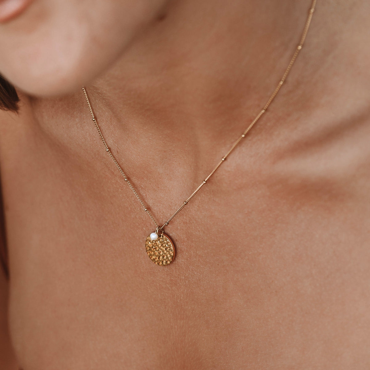 Hammered Coin Pendant Necklace, 15 mm — Island