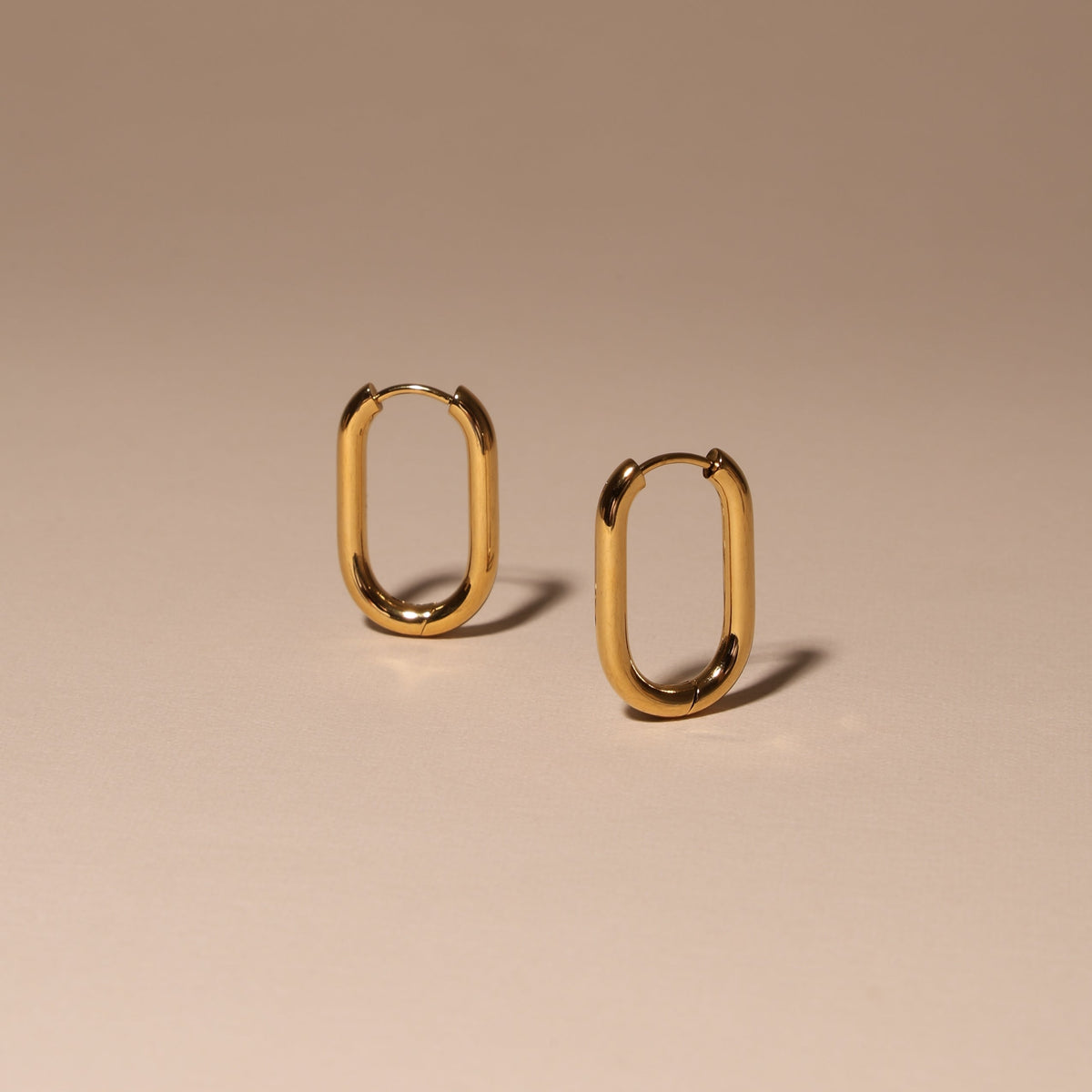 Elongated Oval Hoop Earrings, 15 × 24 mm