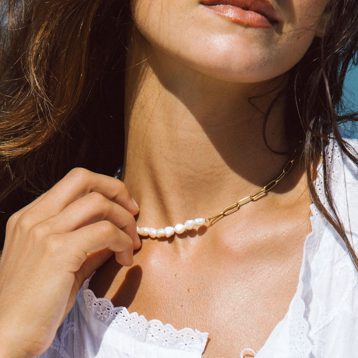 Half Pearl and Paperclip Necklace, 39 cm — Mykonos