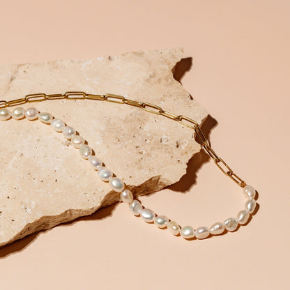 Half Pearl and Paperclip Necklace, 39 cm — Mykonos