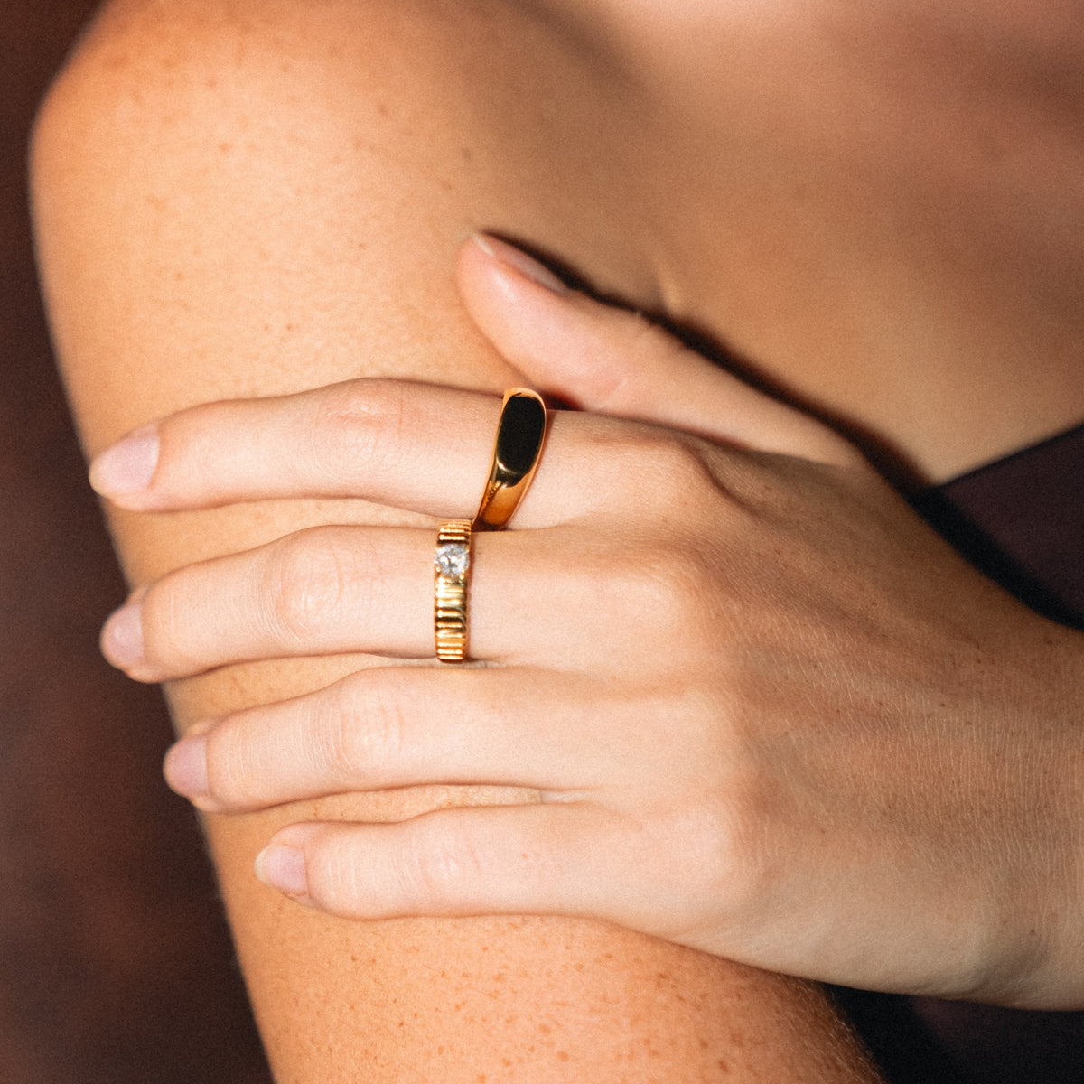 Round White Zircon Ribbed Ring — Aspen