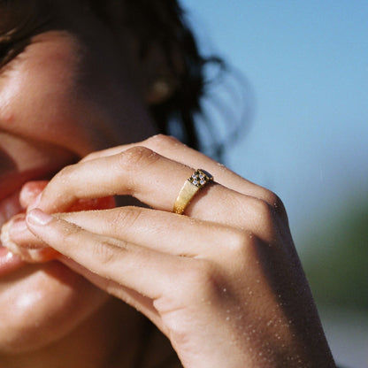 Green and White Zircon Signet Ring — Tulum