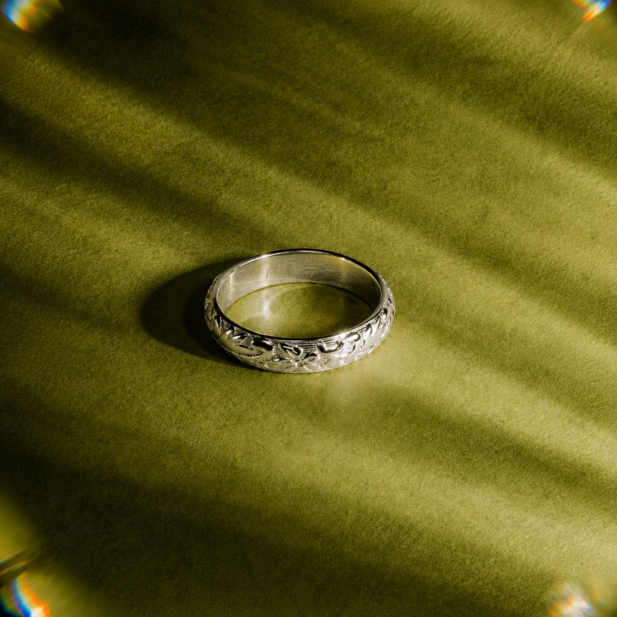 Floral Pattern Band Ring, 4 mm, Steel — Bloom