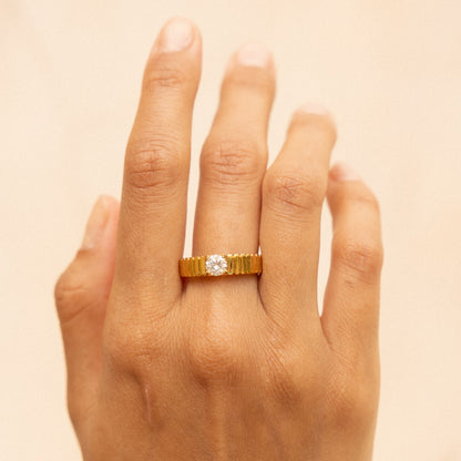 Round White Zircon Ribbed Ring — Aspen