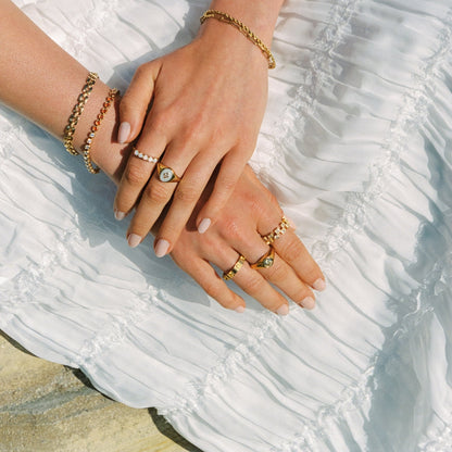 Round Zircon Signet Ring, Gold PVD Steel — Soleil