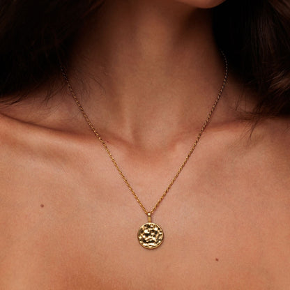 Hammered Disc Pendant Necklace — Sorella