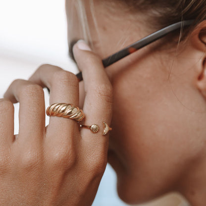 Ridged Dome Band Ring — Croissant