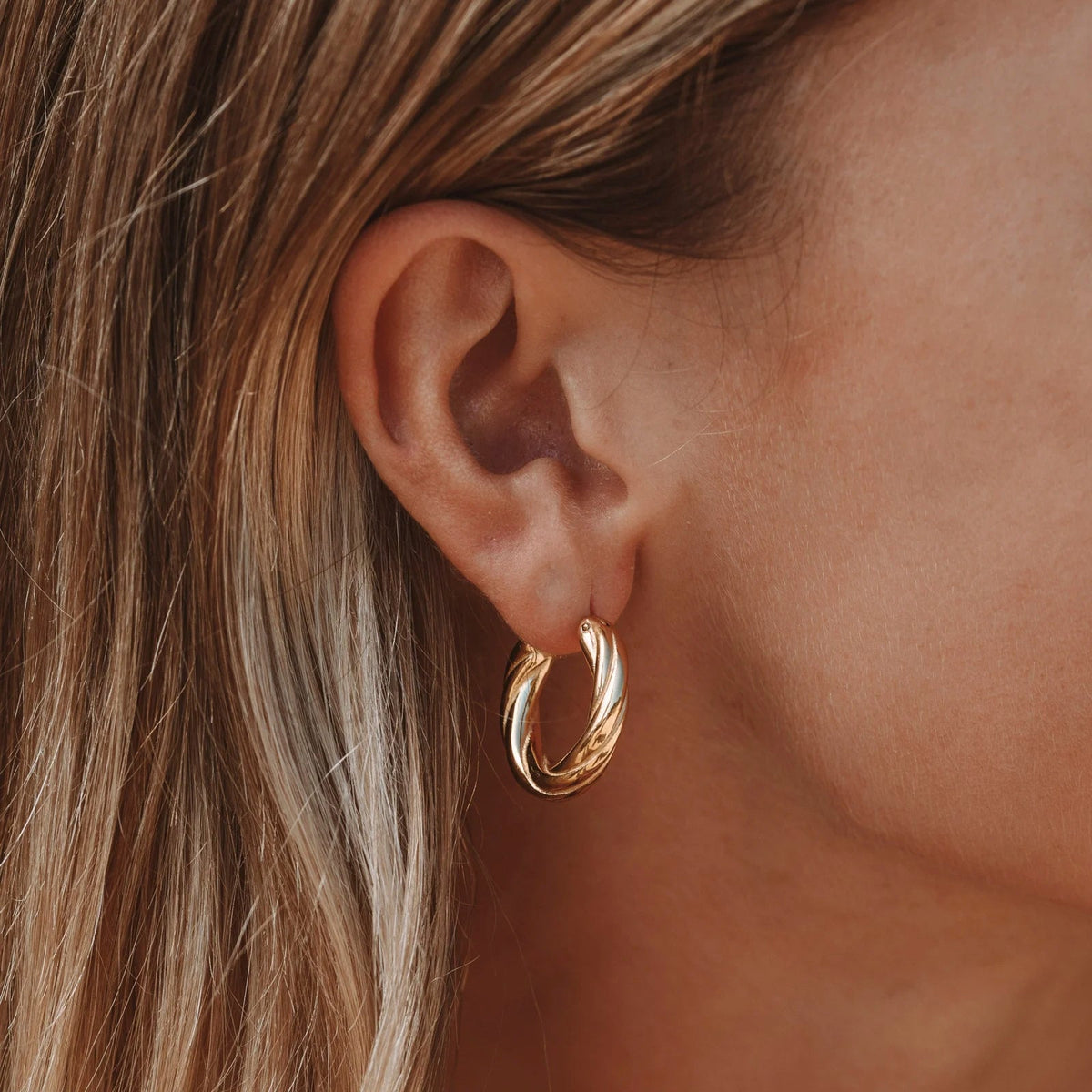 Twisted Hoop Earrings, 23 mm — Everyday