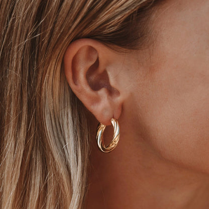 Twisted Hoop Earrings, 23 mm — Everyday