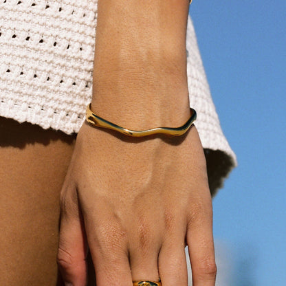 Wave Open Cuff Bracelet, 54 × 60 mm — Cala